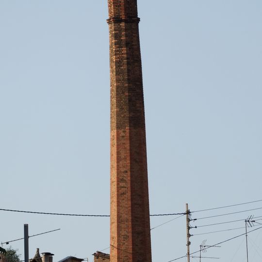 Chimenea de la Calle Liria, 5