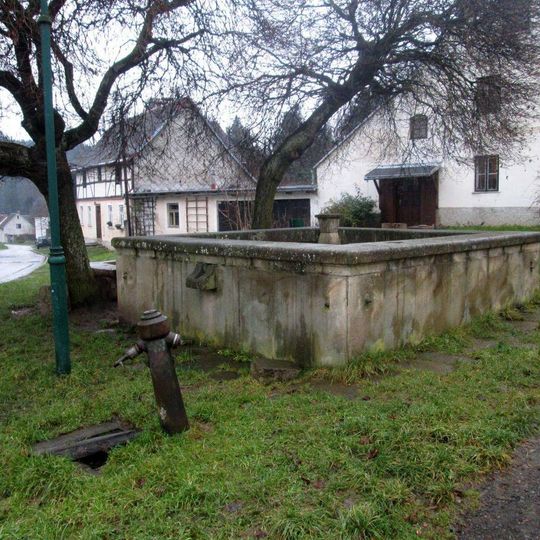 Kašna v Úterý u školy