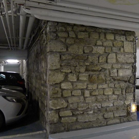 Enceinte de Philippe Auguste, 34 rue Dauphine, passage Dauphine, 35 rue Mazarine