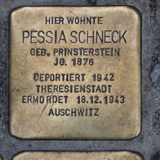 Stolperstein en memoria de Pessia Schneck