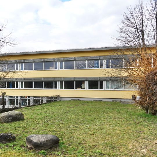 Steinibach primary school with gym