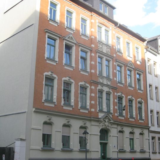 Mietshaus in halboffener Bebauung Philippstraße 15