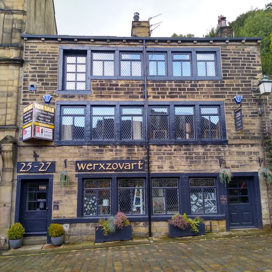 25 And 27, Main Street