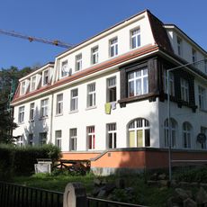 Ehemaliges Wohnhaus für Oberbeamte (Einzeldenkmal zu ID-Nr. 09284584) Hufelandstraße 17