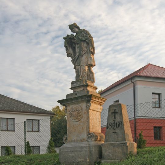 Sloup se sochou svatého Jana Nepomuckého
