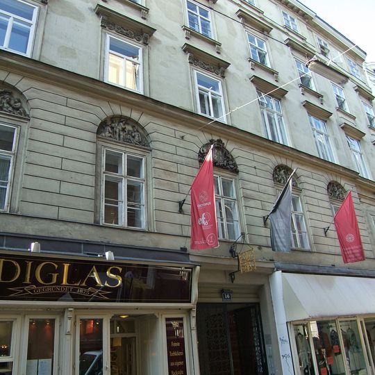 Zur weißen Rose, Zur Goldenen Rose, Mandalahof