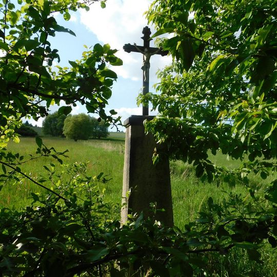 Kříž u silničky západně od Rančířova