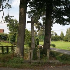 Kříž v Kostelní Radouni  rozcestí