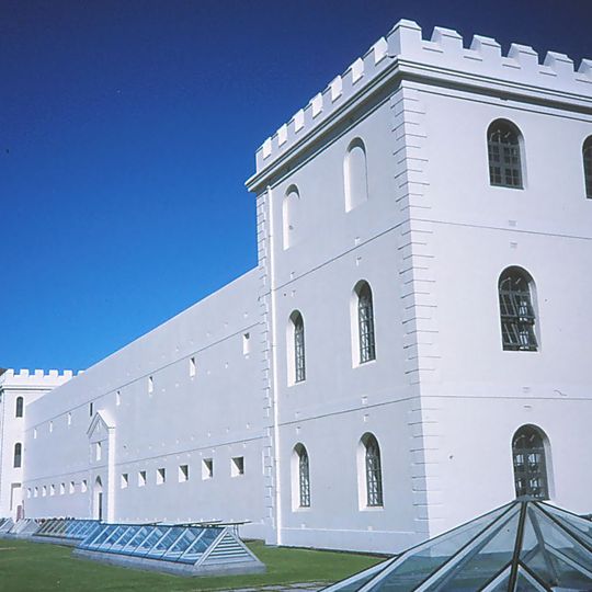 Breakwater Lodge