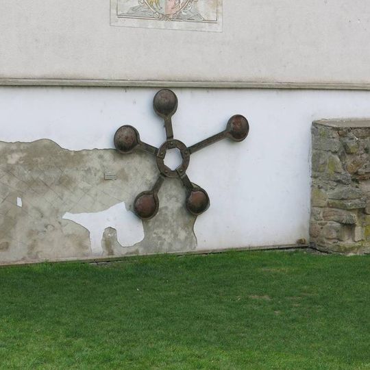 Kovová plastika v Křižíkových sadech v Plzni