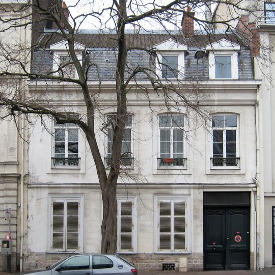 Maison, 13 place aux Bleuets