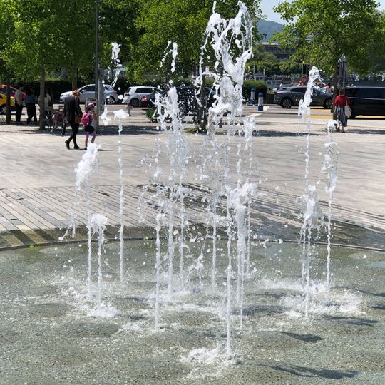 Fountain Operahouse Plaza