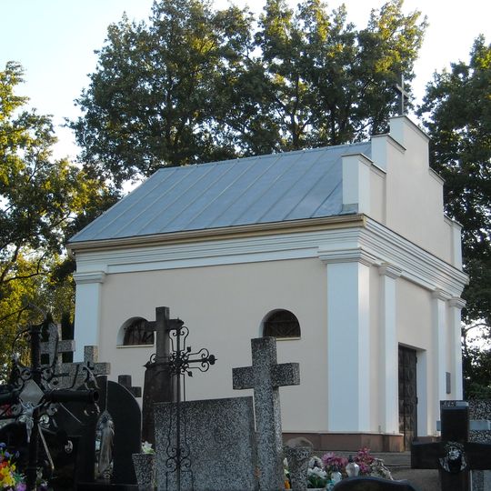 Kaplica cmentarna w Okuniewie