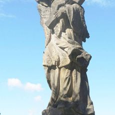 Socha svatého Jana Nepomuckého na rozcestí v Štrbicích