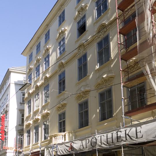 Bürgerhaus Zum römischen Kaiser samt Apotheken-Interieur
