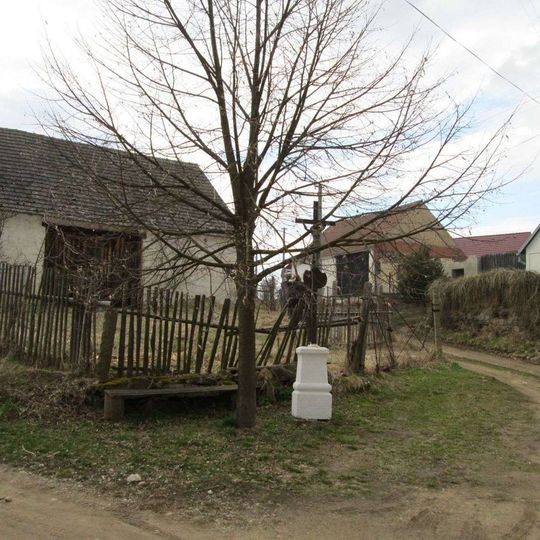 Kříž na rozcestí ve Višňové