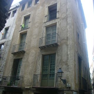 Building in c. Sombrerers, 7