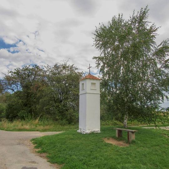 Boží muka v Nemilanech u polní cesty