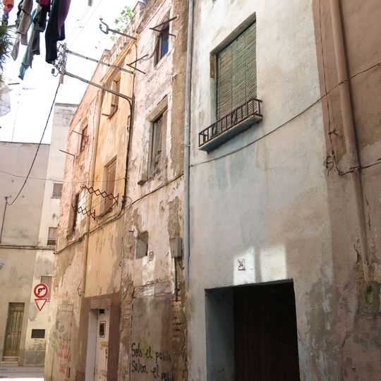 Cases al carrer Santa Marina, 34-40