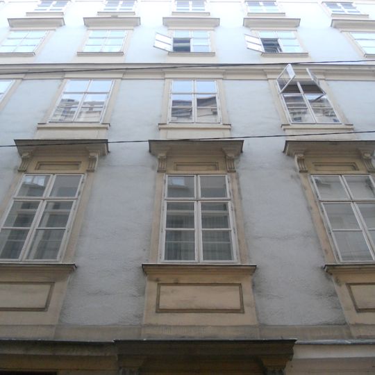 Wohn- und Geschäftshaus