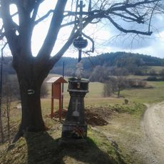 Kříž na rozcestí nad Čímicemi