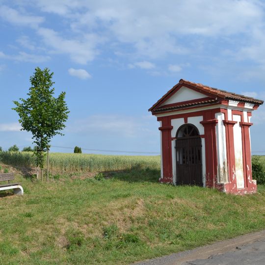 Kaplička u silnice z Lounek do Černěvsi