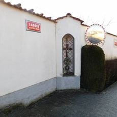 Výklenková kaplička v Nové Vsi