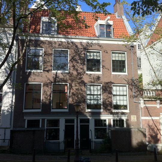 Achterhuis van Oudezijds Voorburgwal 243 met uitgebouwde keukenvleugel