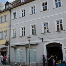 Wohn- und Geschäftshaus