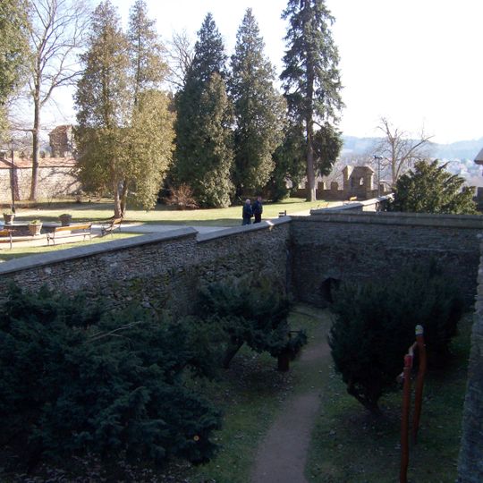 Východní most přes příkop zámku Zruč nad Sázavou