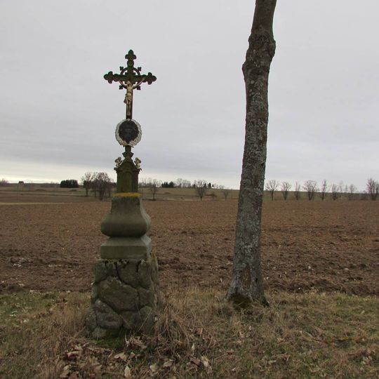 Kříž u silnice mezi Žirovnicí a Metánovem