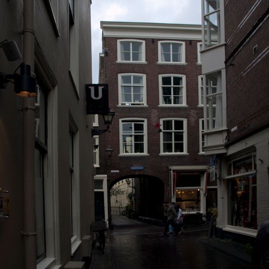 Pand met bakstenen gevel