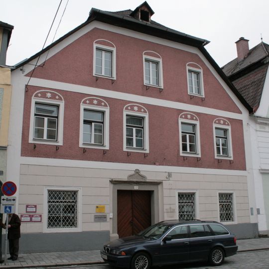 Wohn- und Geschäftshaus