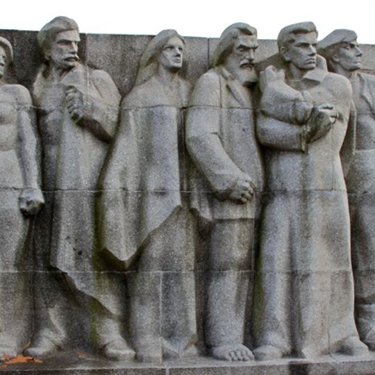 Памятник участникам революционного движения