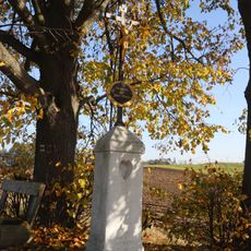 Kříž na křižovatce západně od Okřešic