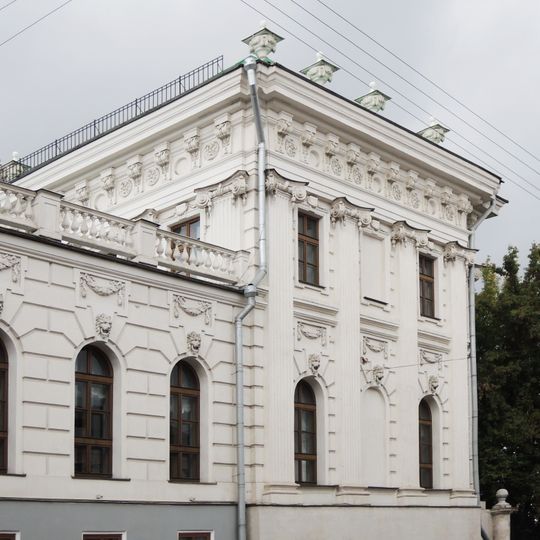 Южный боковой флигель