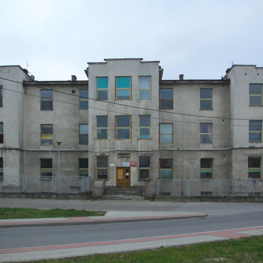 Budynek szpitalny przy ul. Stanisława Konarskiego w Sanoku