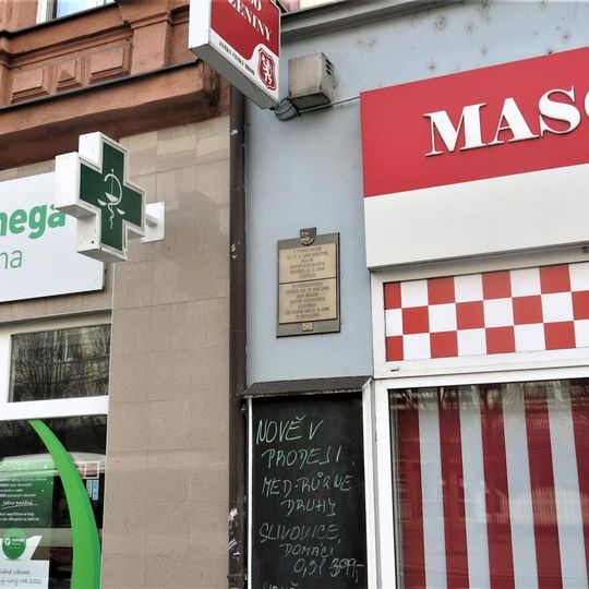 Pamětní deska Ernsta Neuschula na domě Hrnčířská 63/6 v Ústí nad Labem