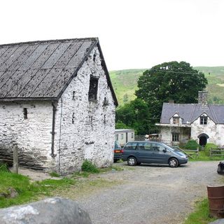 Barn and Shippon at New Inn Farm, Glyndyfrdwy