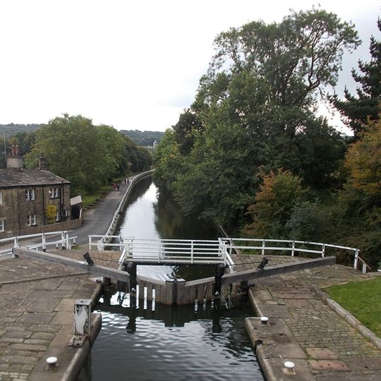Leeds And Liverpool Canal Retaining Walls, Gates And Shoot Of Dobson Locks