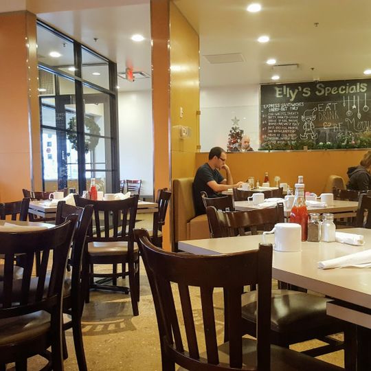 Elly's Brunch & Cafe
