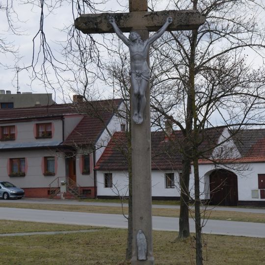 Kříž na návsi