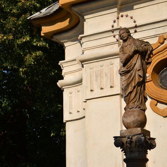 Sloup se sochou Panny Marie