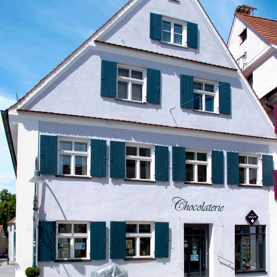 Wohn- und Geschäftshaus