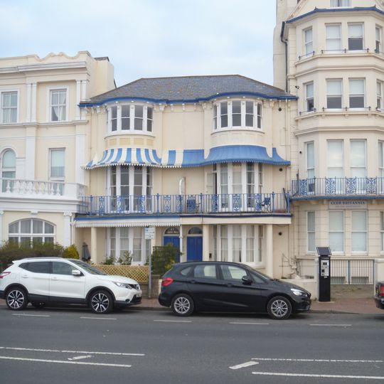 27 And 28, Marine Parade