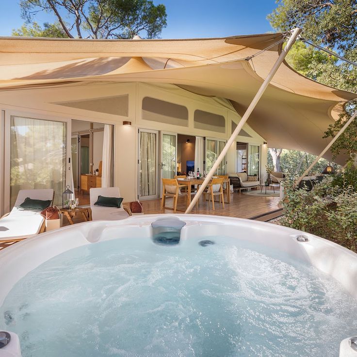 Arena One 99 Glamping