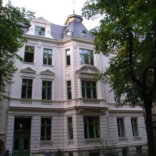 Wohnhaus in geschlossener Bebauung mit Vorgarten Louis-Braille-Straße 4
