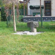 Smírčí kříž na rozcestí v severní části Kunratic