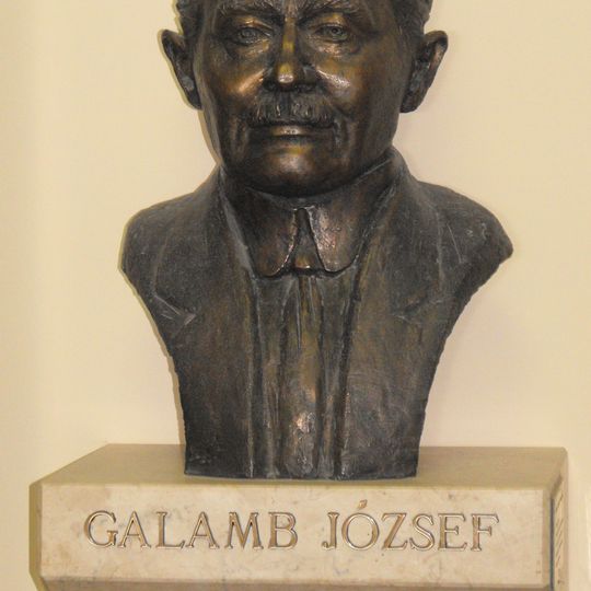Galamb József statue
