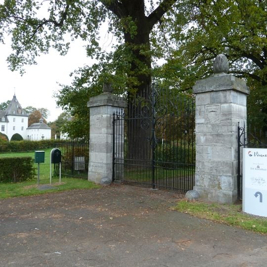 Kasteel Rijckholt: entrance gate